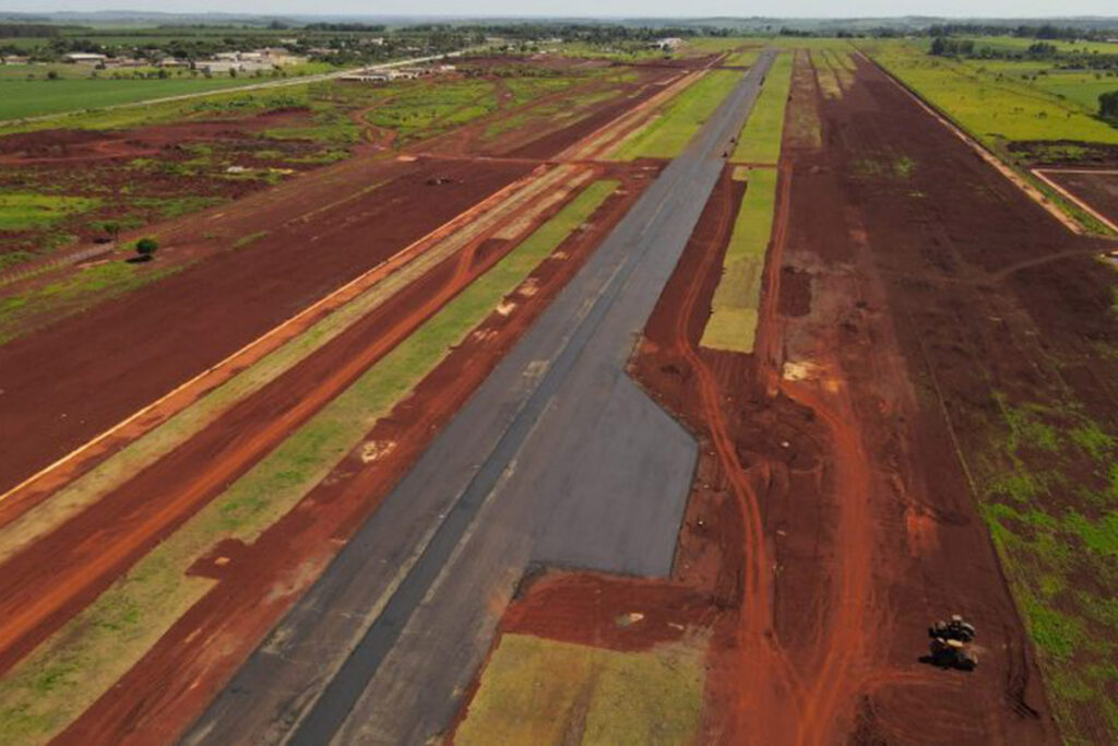 EM REUNIÃO, PREFEITURA DE DOURADOS (MS) NEGOCIA DEVOLUÇÃO DO AEROPORTO