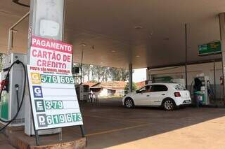 DOIS POSTOS DE COMBUSTÍVEIS SÃO INTERDITADOS PELA ANP
