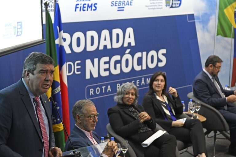 Riedel e Simone discutem Rota Bioceânica na Rodada de Negócios 2025