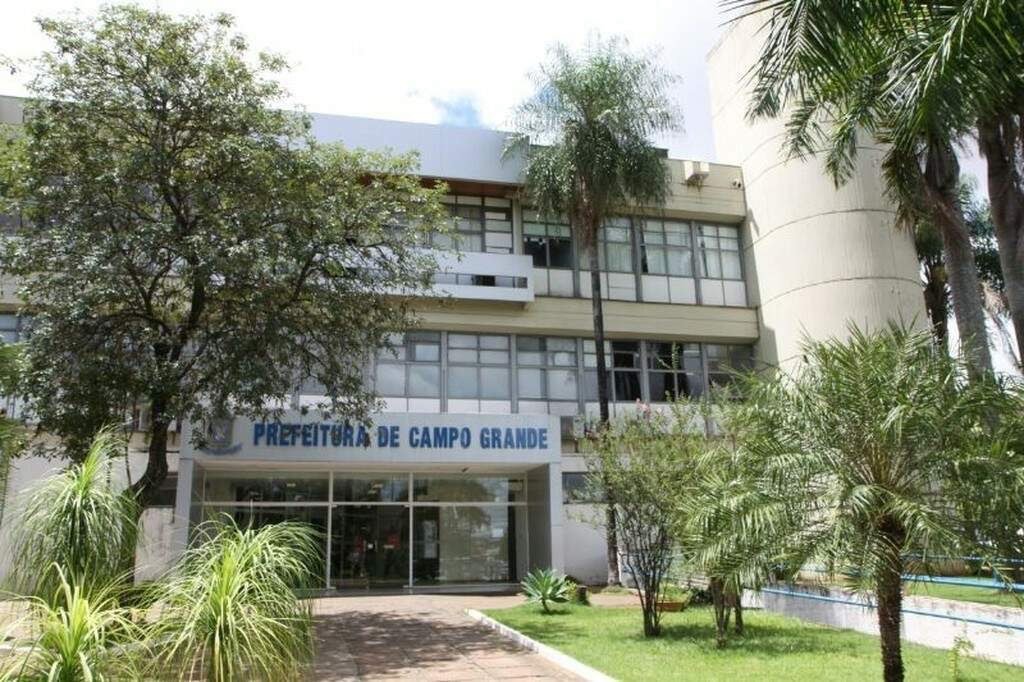Aumento de R$ 21,3 mil para poucos desconsidera servidores em crise