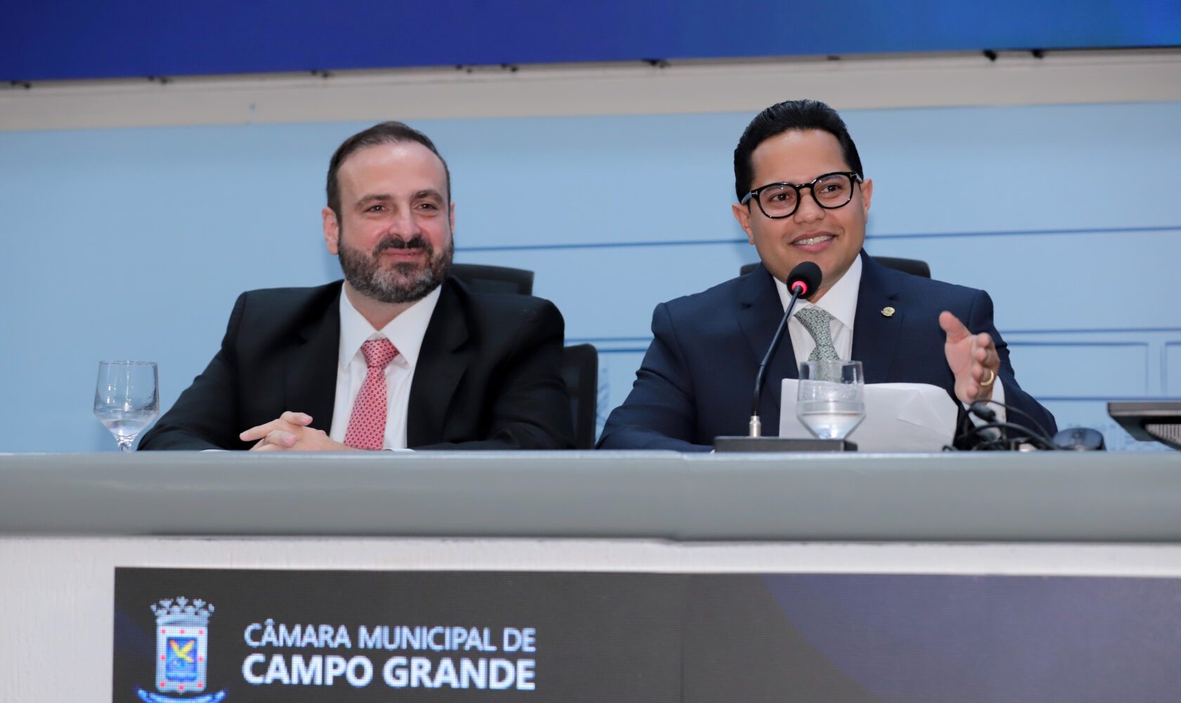 Câmara abona registros irregulares de frequência de servidores em MS