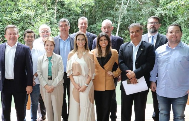 DEPUTADO DE MS TENTA IMPEACHMENT DE LULA ENQUANTO SORAYA PRESIDE SENADO