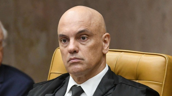 "Diretor da PF critica Moraes e desmantela teoria sobre 8 de janeiro"