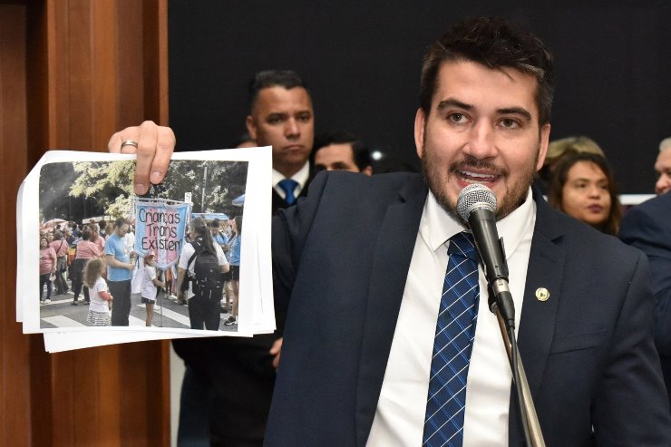 Rafael Tavares cria polêmica com projetos anti-LGBTQIA+ na Câmara