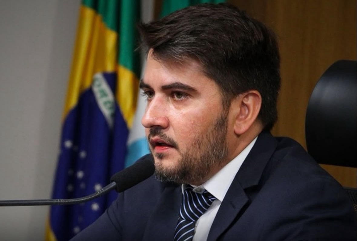 COLECIONADOR DE POLÊMICAS, VEREADOR QUER AULAS GRAVADAS NAS ESCOLAS