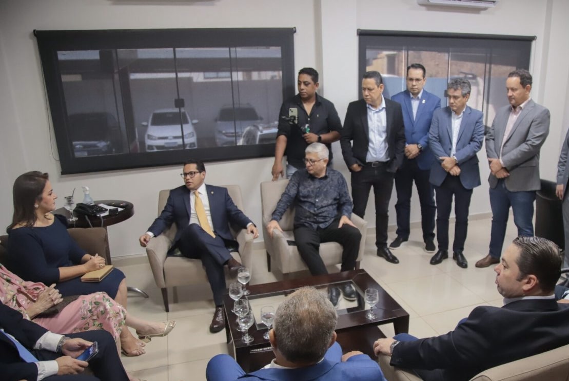 EM CRISE COM VEREADORES, PREFEITA INICIA SESSÃO NA CÂMARA SEM LÍDER