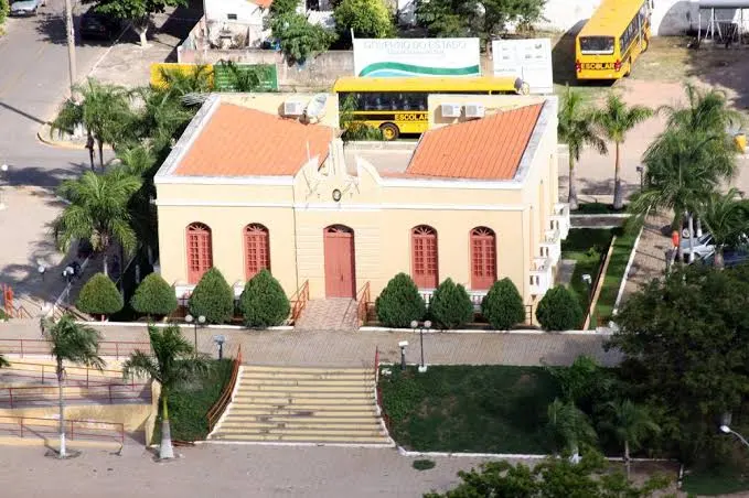 MPE investiga uso ilegal de recursos e doação de casas no interior