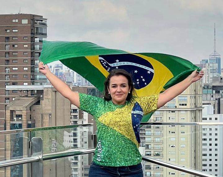 ODONTÓLOGOS PRESSIONAM TJ A MANTER SALÁRIO DE R$ 41,8 MIL A ADRIANE