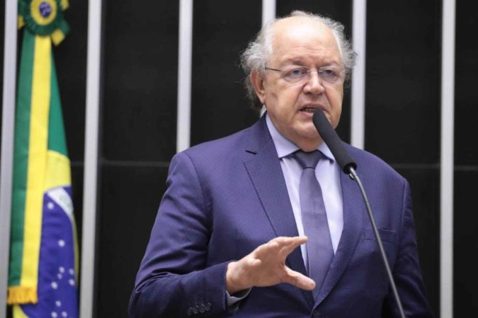PEC do Semipresidencialismo é protocolada com 181 assinaturas