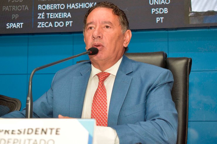 PRESIDENTE ANUNCIA NOVA COMPOSIÇÃO DA CCJR E RETORNO DO PARLAMENTO JOVEM