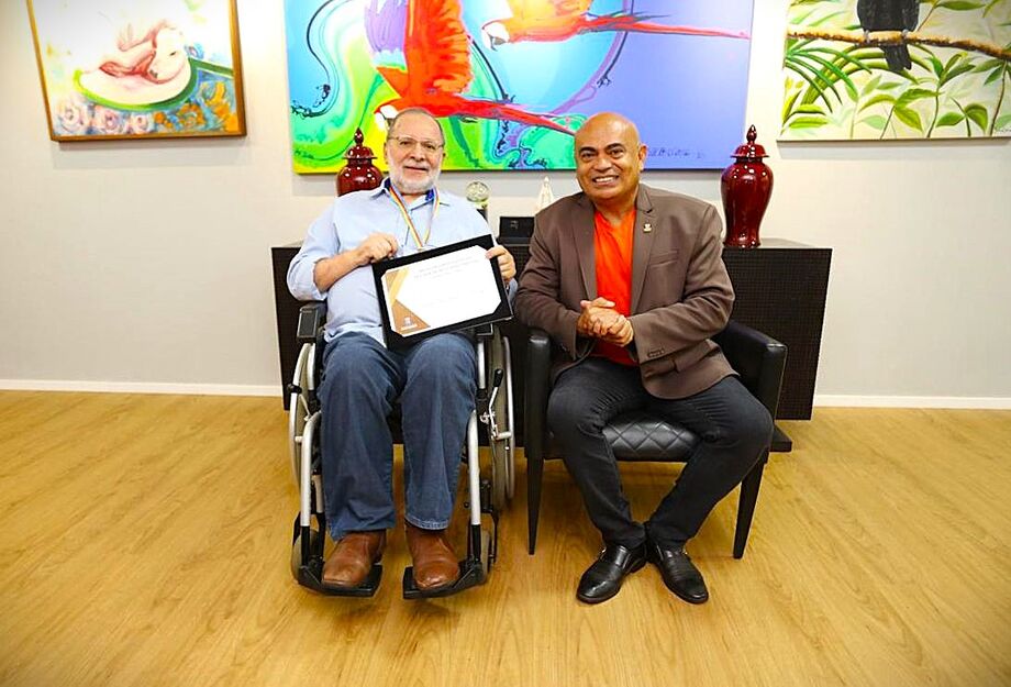 PRESIDENTE DO SISTEMA COMÉRCIO MS RECEBE HONRARIA PELA SUA CONTRIBUIÇÃO