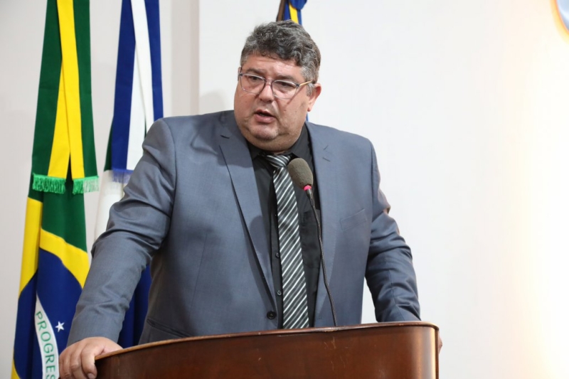Presidente Yuri pede auditoria nas obras públicas paradas em Dourados