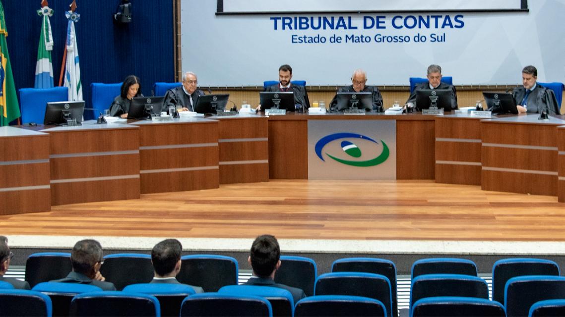 QUESTIONADO NA JUSTIÇA POR IRREGULARIDADE, TCE ENVIARÁ PROJETO PARA REAJUSTAR SALÁRIOS