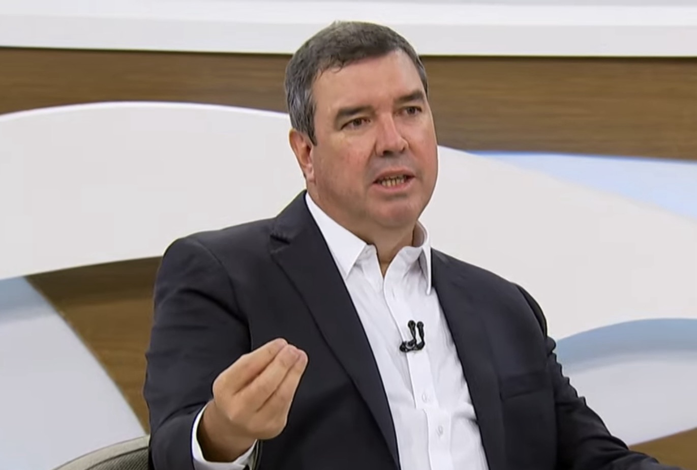 Riedel critica polarização e avalia gestão de Lula em entrevista no Roda Viva