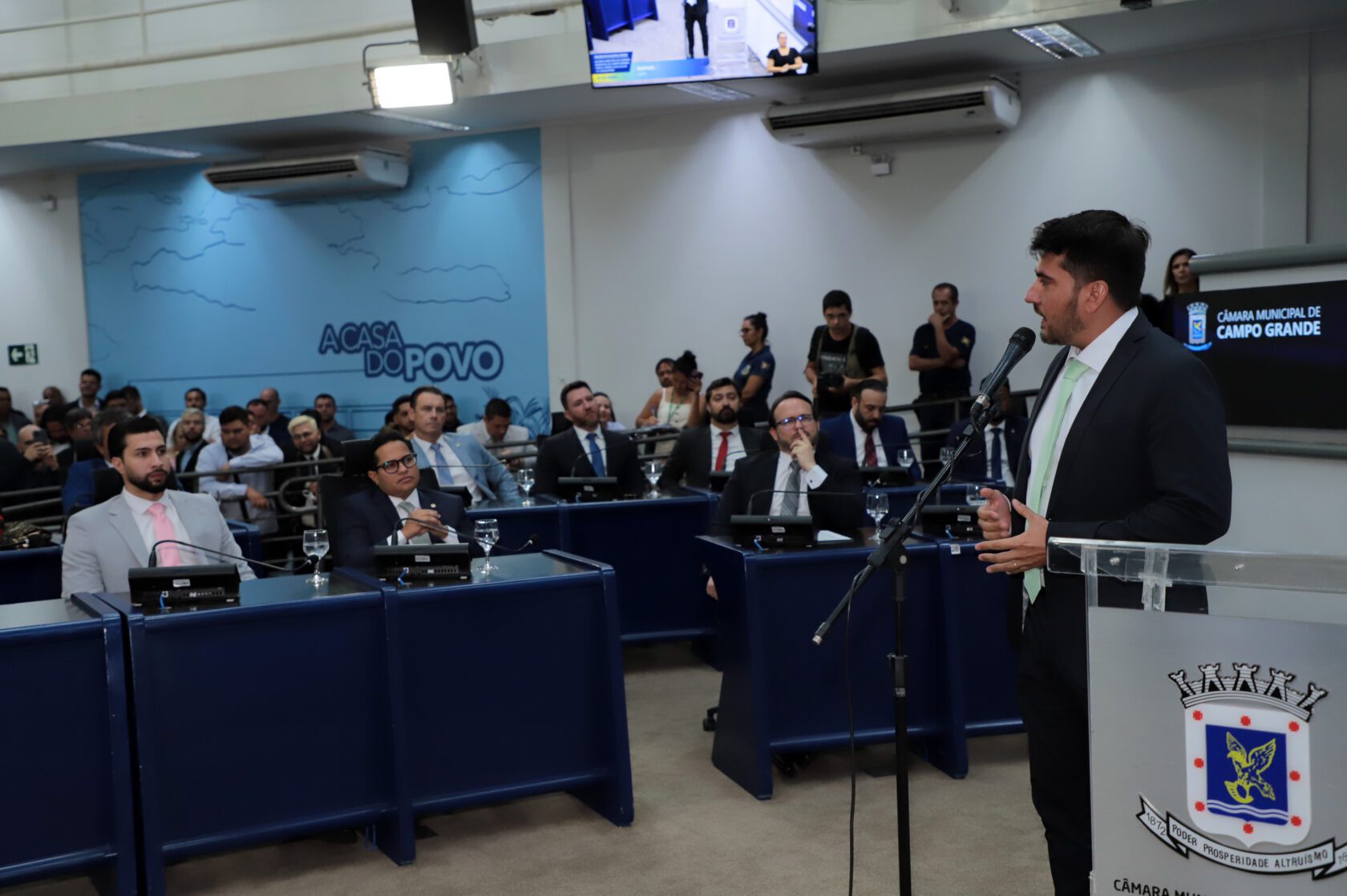 PL e PT chegam a acordo e apenas Adriane não tem líder na Câmara