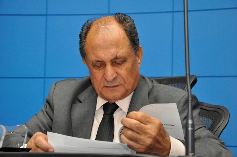 Zé Teixeira pede infraestrutura de saúde e pavimentação em Dourados