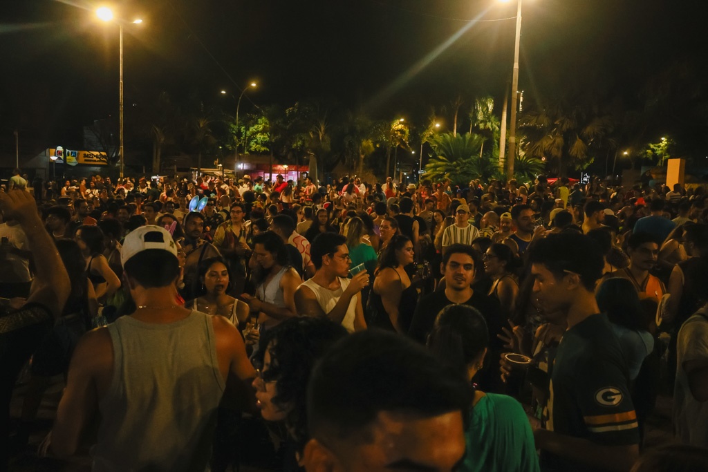 Carnaval de rua resiste em Dourados, apesar da falta de investimento