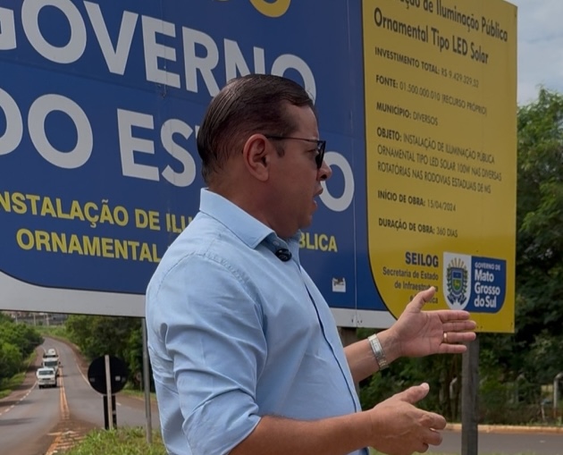 Pepa confere iluminação de LED e sinalização viária em Dourados