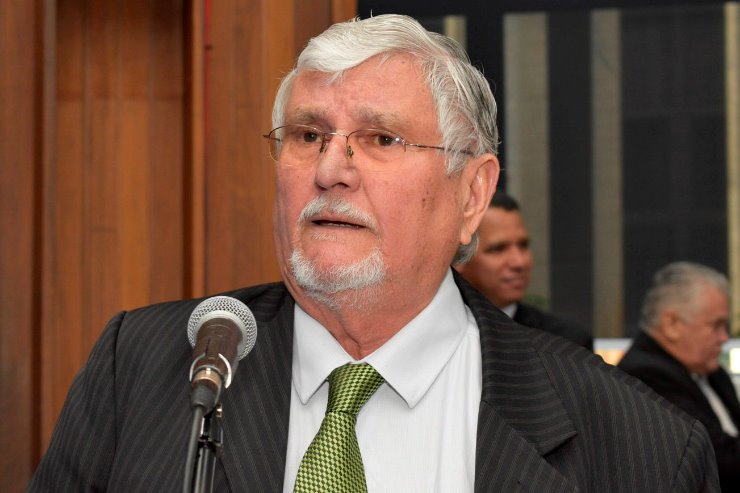 Zeca critica Riedel, defende PT no governo e enfatiza sua importância na agricultura.