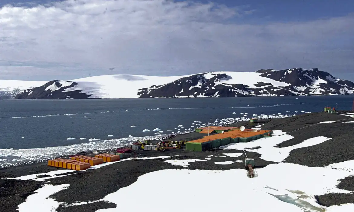Antártica cria gelo e gera dúvidas entre cientistas sobre mudanças climáticas