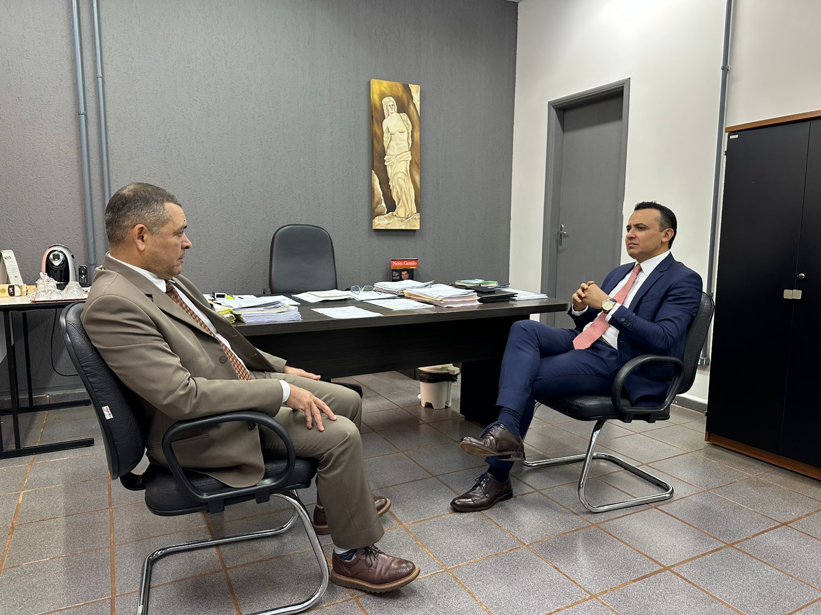 PRESIDENTE DO IDAMS REALIZA VISITA INSTITUCIONAL AO PROCURADOR-GERAL DE DOURADOS